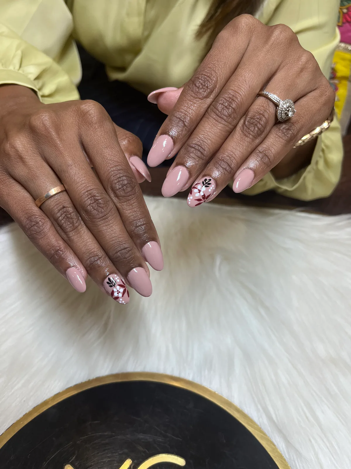 Nude Pink Floral Accent Nails Nude Pink Floral Accent Nails nail art design